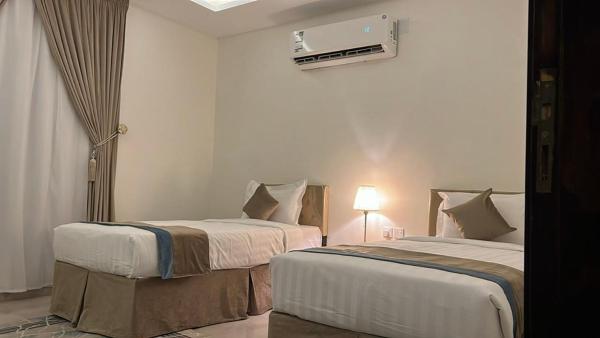 Royal Night Suites - image 13
