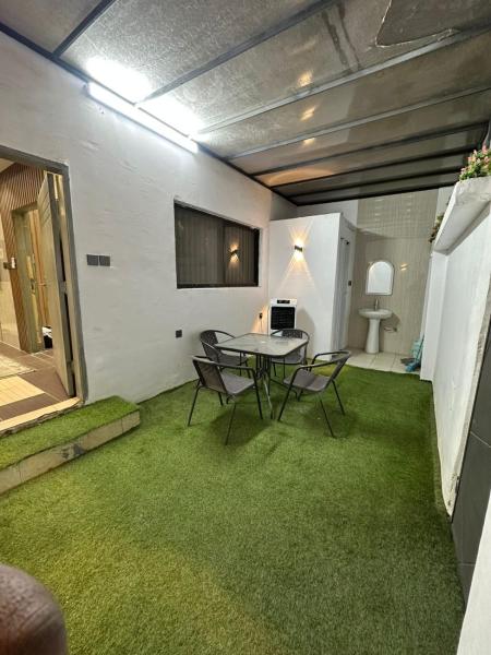 Apartment Consisting of Two Rooms and an External Lounge and Two Bathrooms - image 1