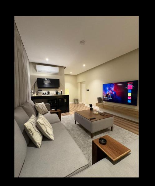Quiet Bedroom and Sitting Area Apartment - gambar 2