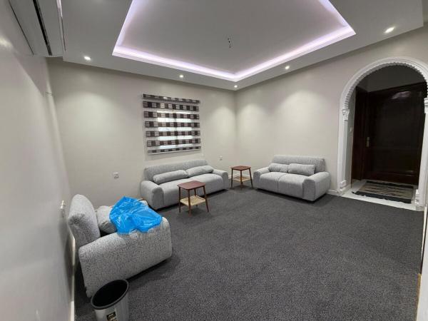 适合家庭的舒适三卧室公寓 - 图片 1