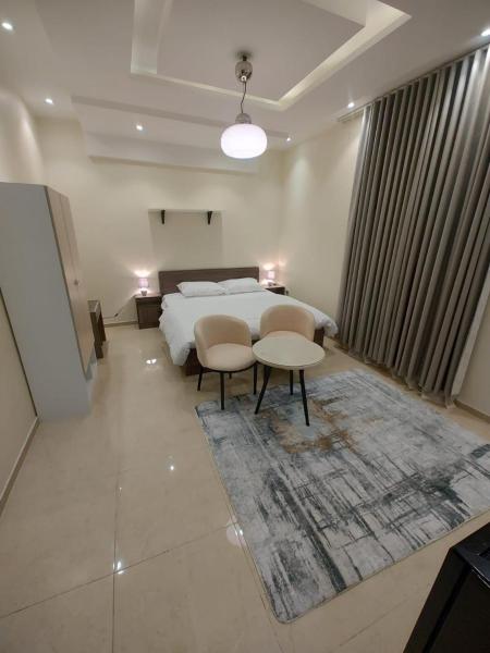 Room 100 - image 2