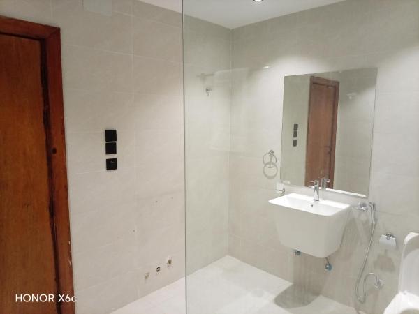 Al Taqwa Hotel Rooms - image 5