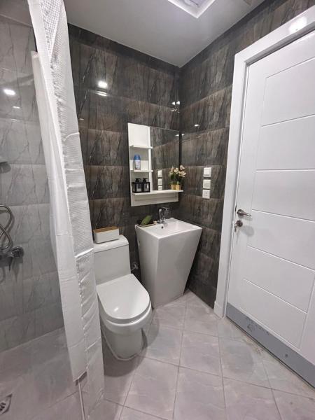 Two-Bedroom and Living Room Apartment with Self Entry - imagen 5