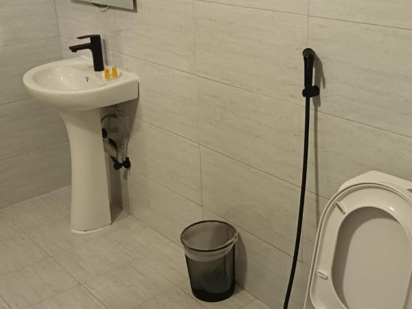 Al Madinah 2 Furnished Suites - image 15