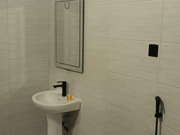 Al Madinah 2 Furnished Suites - image 5