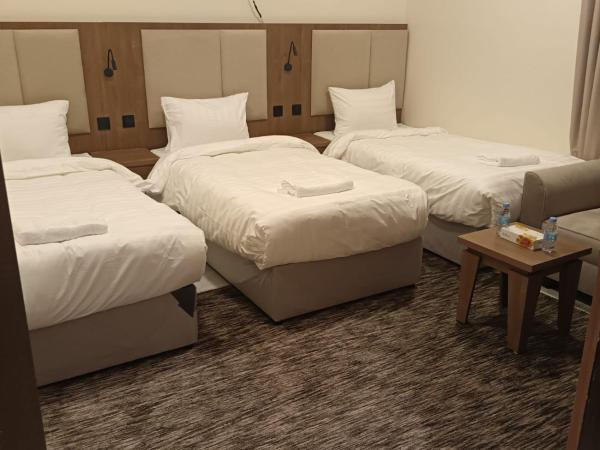 Al Madinah 2 Furnished Suites - image 2