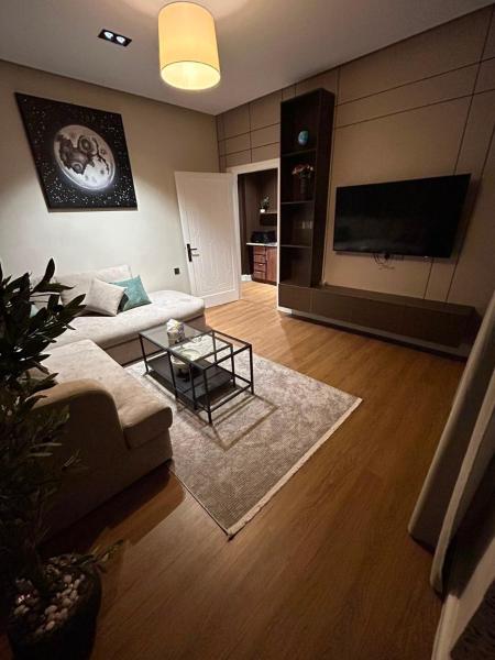 Apartment with a quiet lobby and self check-in - imagen 1