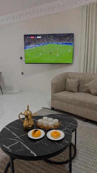 Apartment with a Master Bedroom and Living Room with Self-Entry - gambar 8