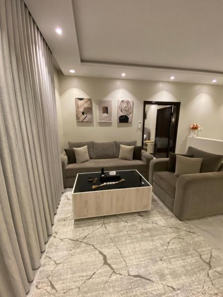 Room and Lounge with Self Entry - imej 4