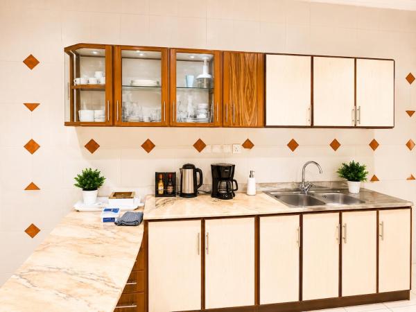 Larg Family Villa 7 Bedrooms Sleeps 16 close to Masjid - görsel 11