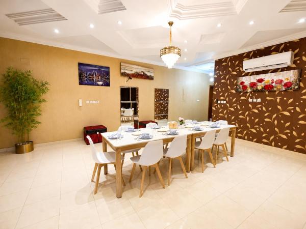 Larg Family Villa 7 Bedrooms Sleeps 16 close to Masjid - görsel 13