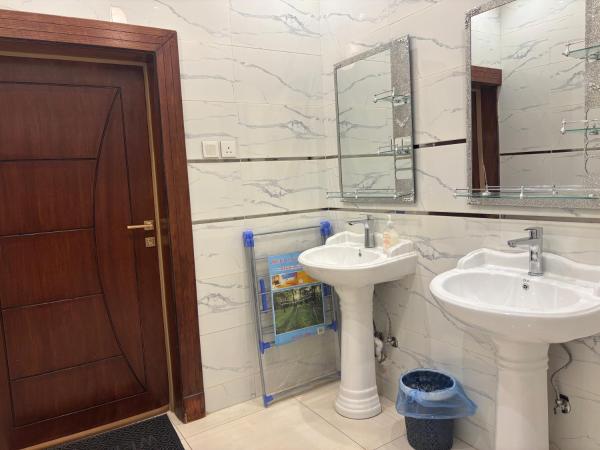 Luxurious Family Apartments 10Mins Drive to Al-Masjid Nabawi - gambar 10