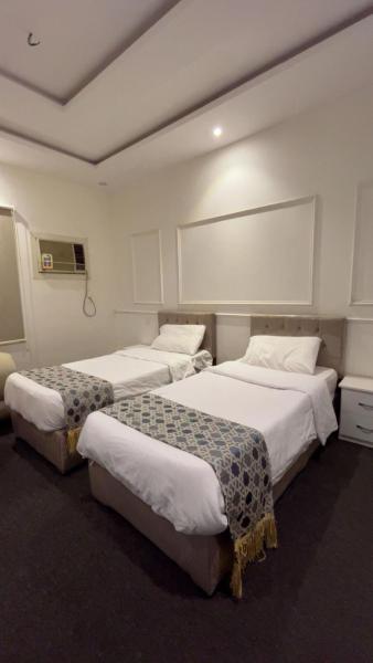 Al Madinah Al Munawwarah Furnished Room - image 1