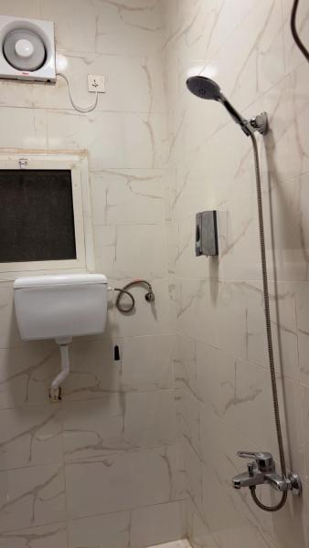 Al Madinah Al Munawwarah Furnished Room - image 2