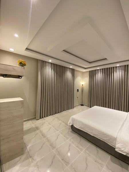 East Residence - image 5