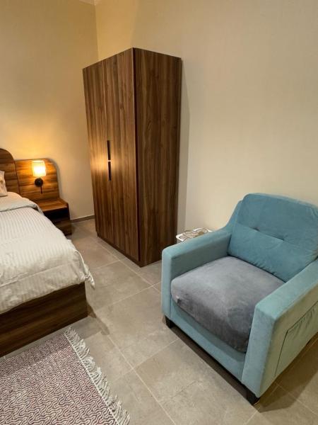Menzal-M12-211 Two-Bedroom Apartment and Living Room - imagen 4