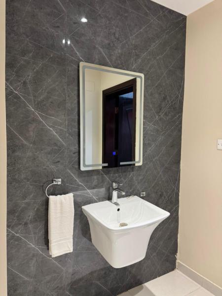 Mazoon Al Dhahabiyyah Apartments - gambar 9