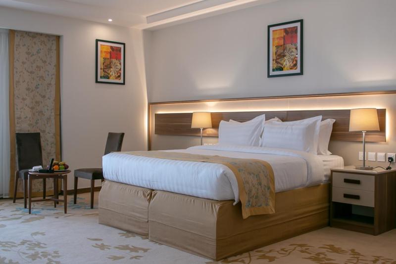 Kamer met kingsize bed afbeelding 2