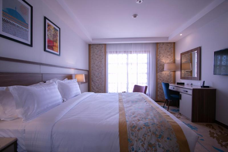 Kamer met kingsize bed afbeelding 5