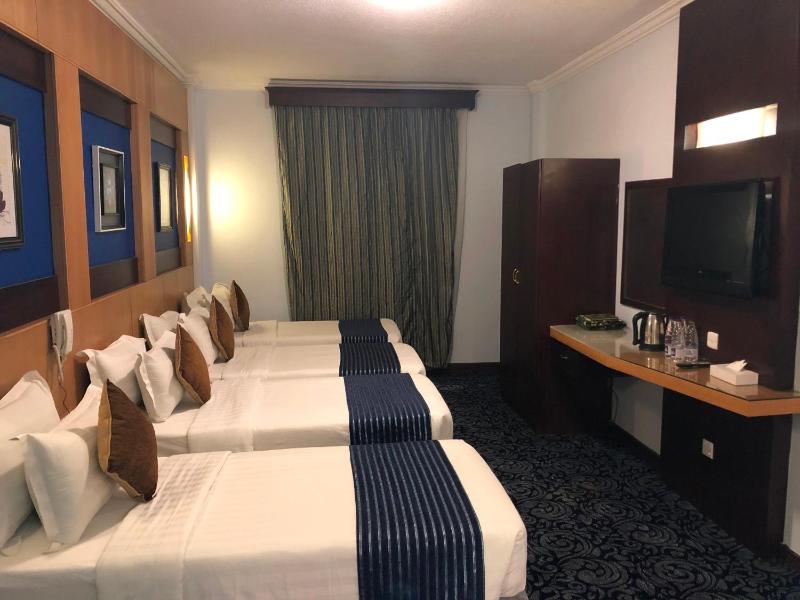 Quadruple Room image 4