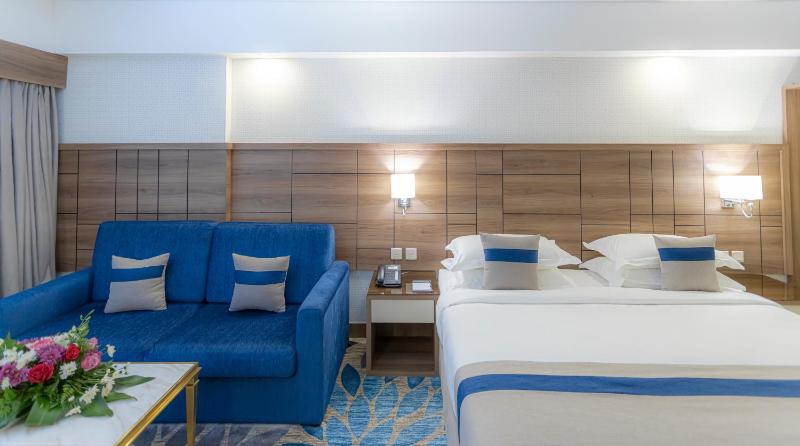 Superior King Room image 2
