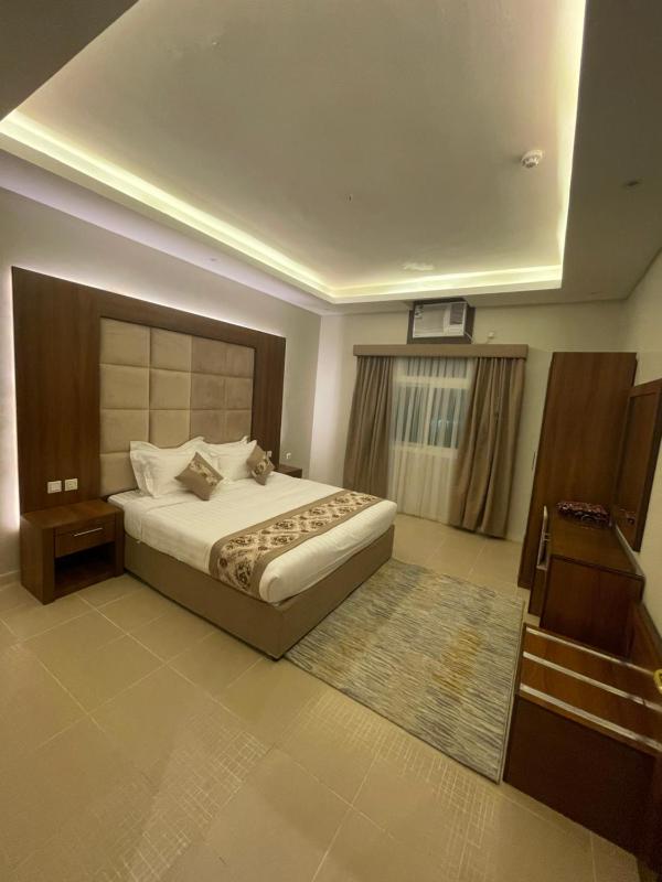 Two-Bedroom Suite image 9