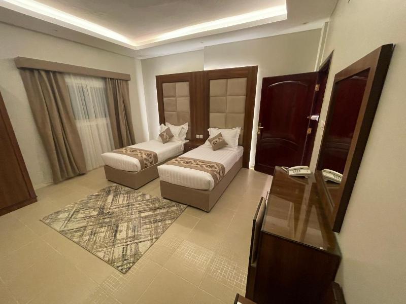 Two-Bedroom Suite image 7