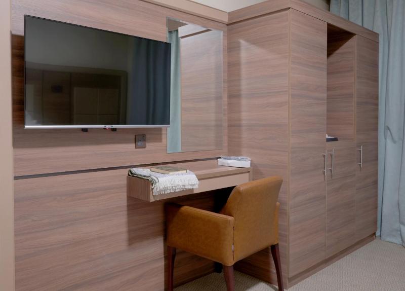 Two-Bedroom Suite image 4