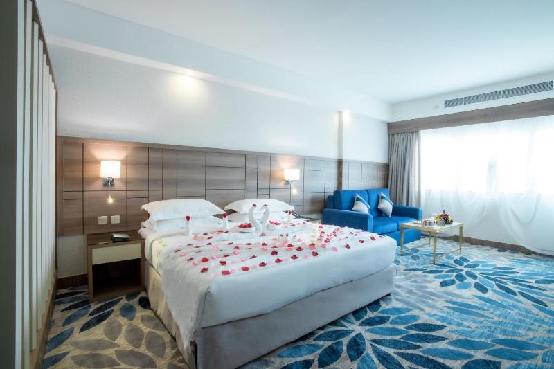 Deluxe Double Room image 4