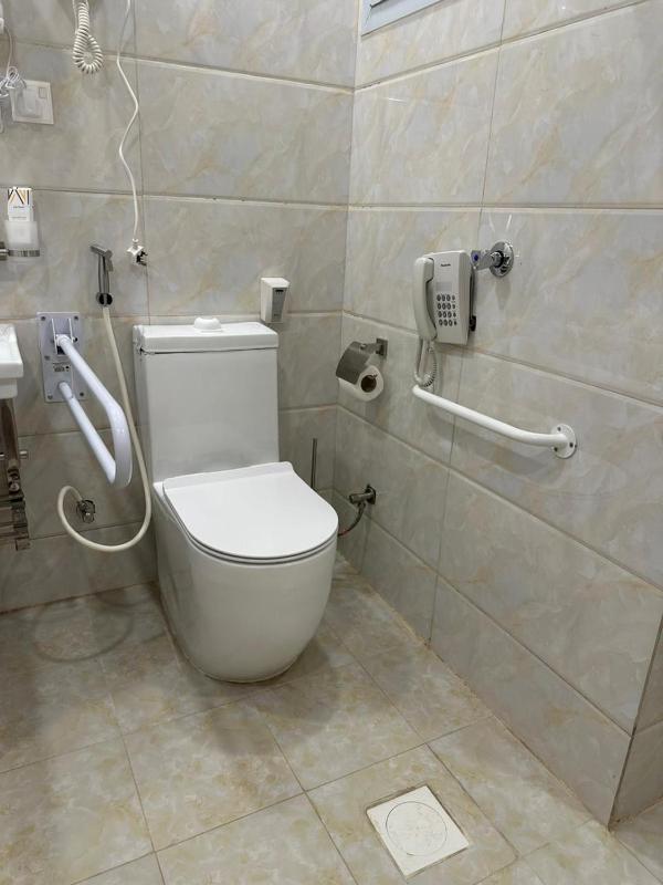 Quarto com cama Queen - Acessível para pessoas com deficiência imej 3