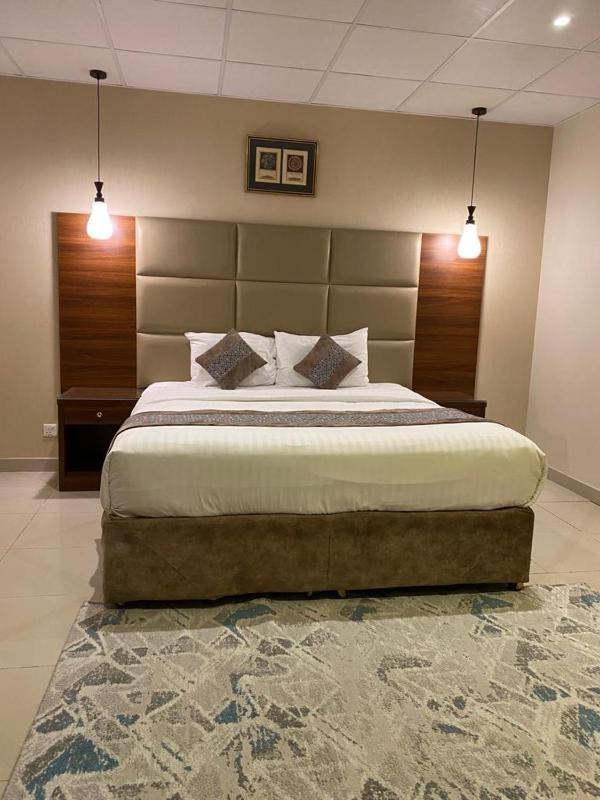 Deluxe Double Room image 3