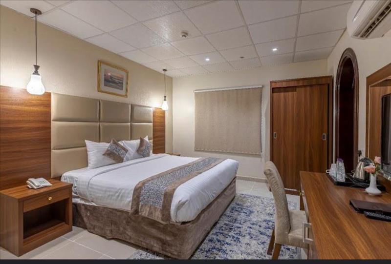Deluxe Double Room image 2