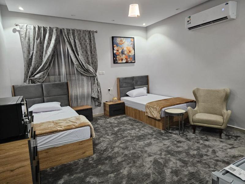 One-Bedroom Apartment image 3