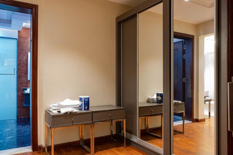 Suite con bañera de hidromasaje imagen 10