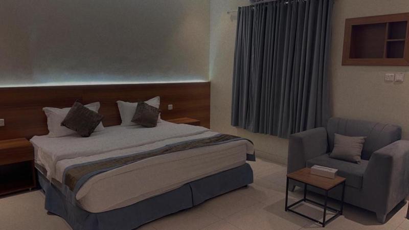 Small Double Room image 8