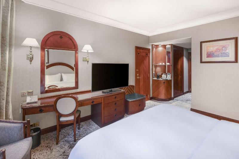 Habitación deluxe con cama King y vistas a la ciudad imagen 4
