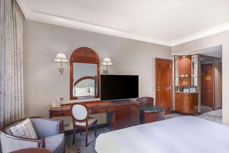 Habitación con cama extragrande y vistas a la ciudad imagen 3