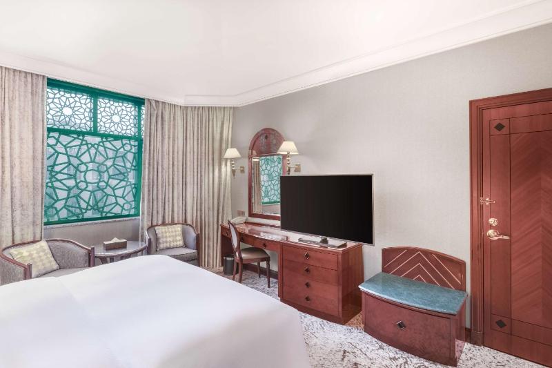 Habitación deluxe con cama King y vistas a la ciudad imagen 5