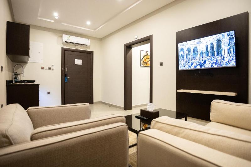 One-Bedroom Suite image 4