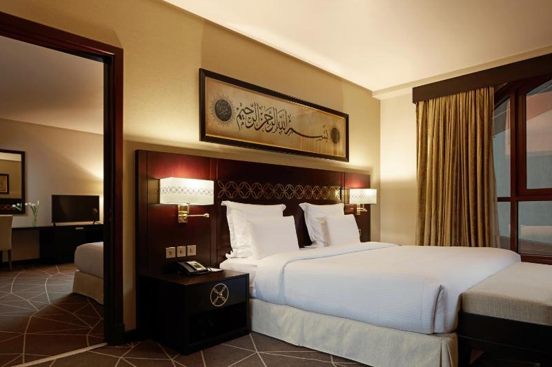 Suite eksekutif dengan pemandangan kota gambar 4