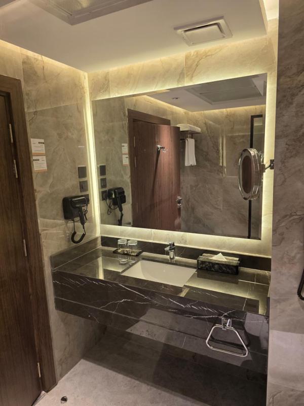 معیاری کوئین کمرہ تصویر 4