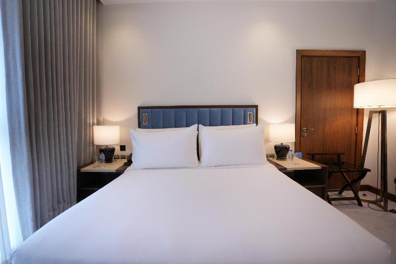 Deluxe Double or Twin Room with City View image 3
