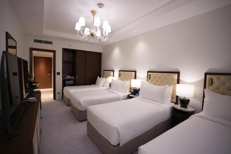 Deluxe Quadruple Room image 4