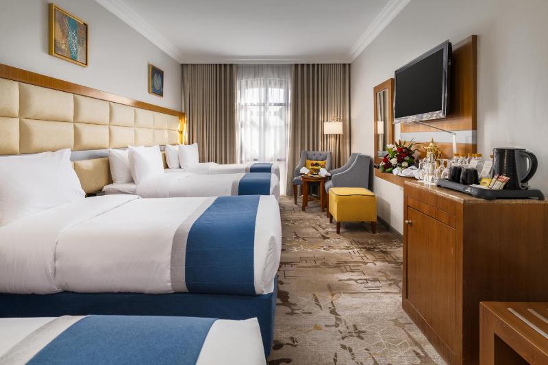 Quadruple Room image 3