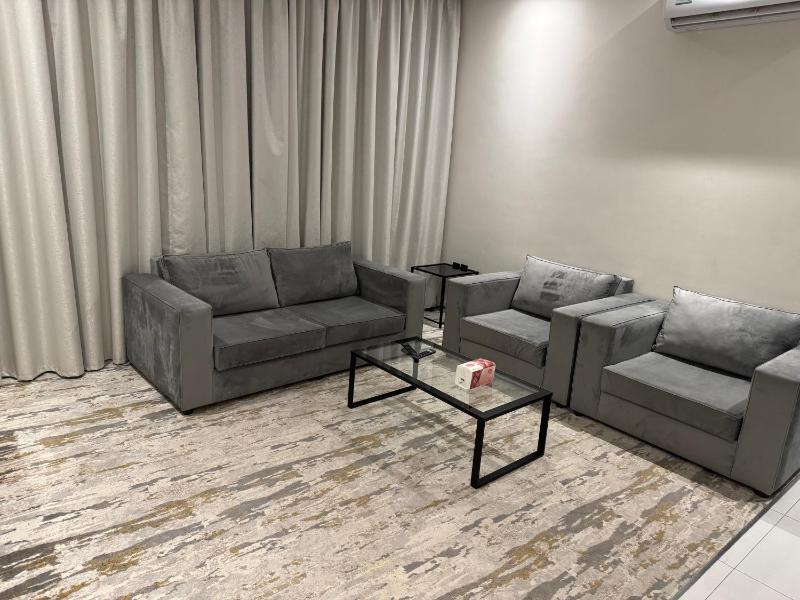 One-Bedroom Suite image 3