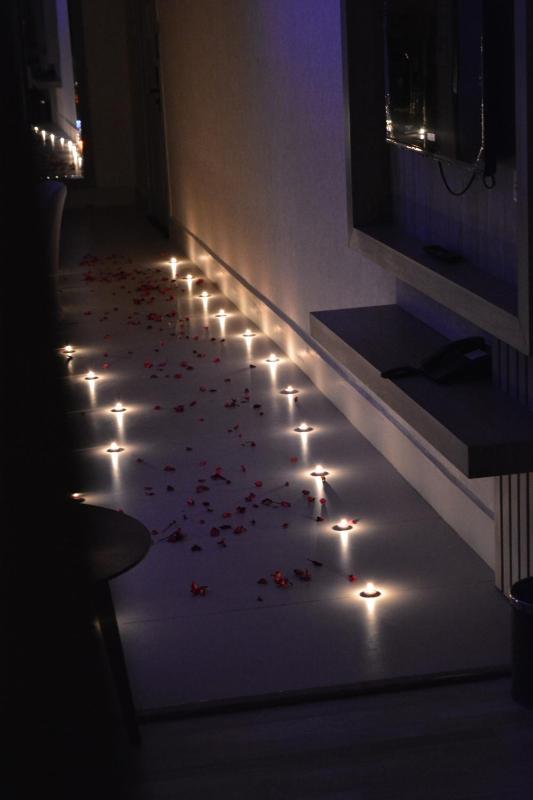 Suite with Hot Tub image 3