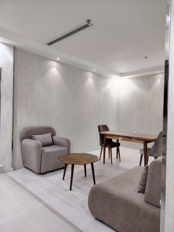 One-Bedroom Superior Apartment image 2