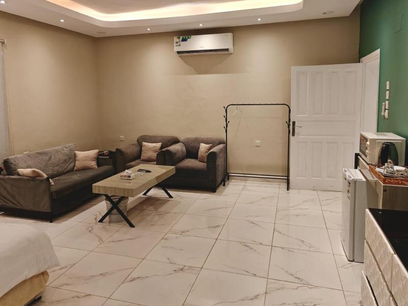 One-Bedroom Apartment image 2