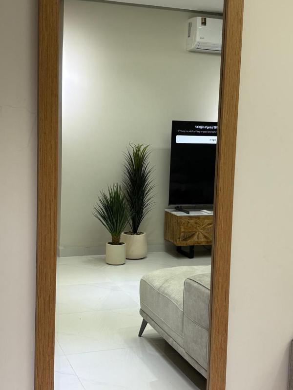 Three-Bedroom Premium Apartment with Balcony image 4