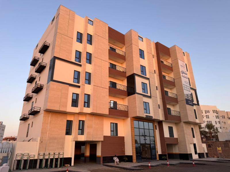 Three-Bedroom Premium Apartment with Balcony image 3